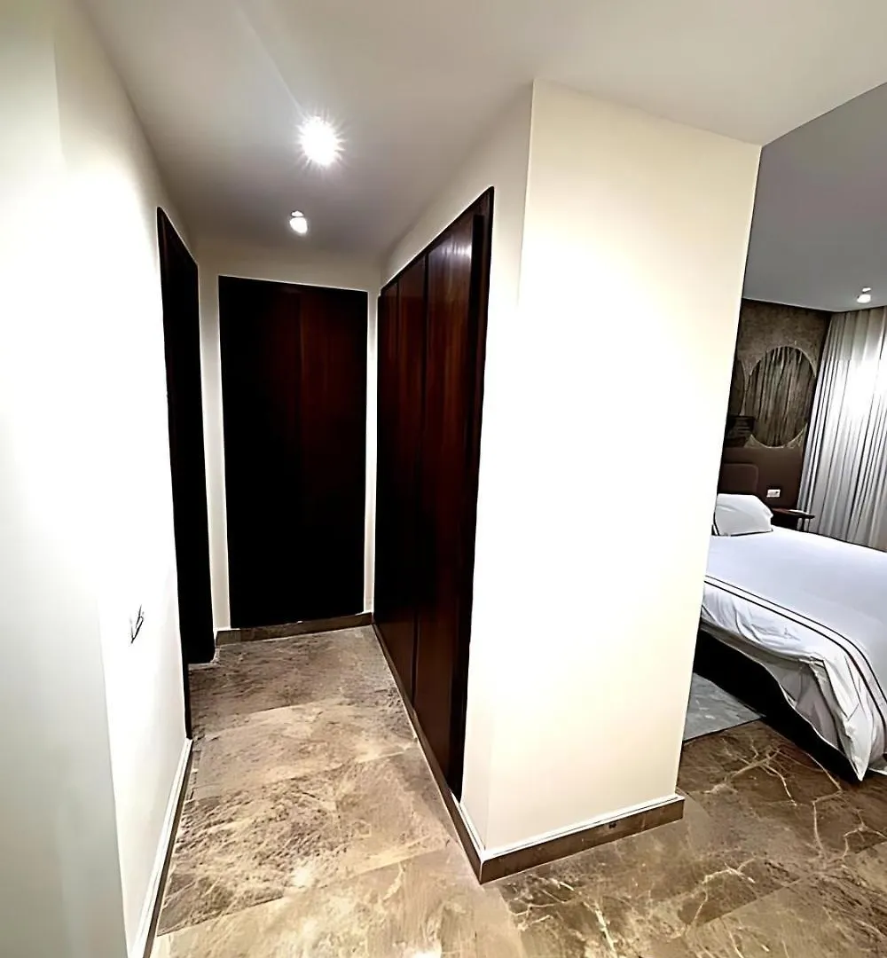 Appartement Luxueux Et Spacieux A Casablanca Avec Parking Prive アパート