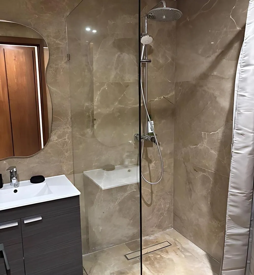 Appartement Luxueux Et Spacieux A Casablanca Avec Parking Prive 0*,  モロッコ
