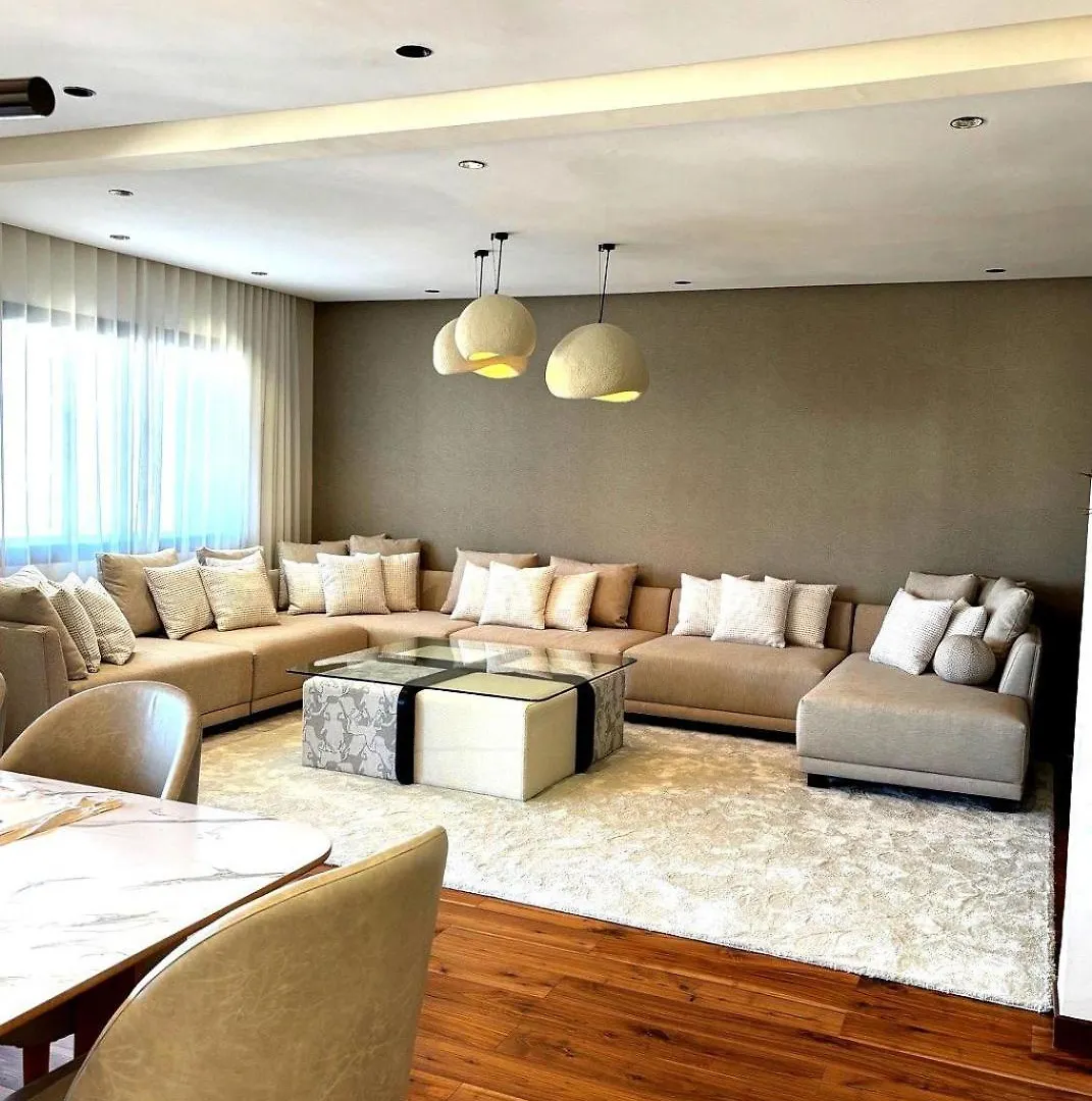 アパート Appartement Luxueux Et Spacieux A Casablanca Avec Parking Prive モロッコ